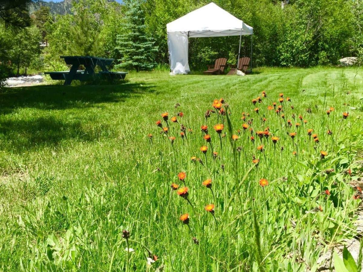 Romantic Riversong Estes Park